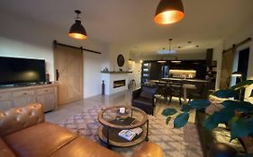 Black Stilt Retreat, Stunning Luxury Property
